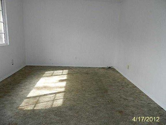2nd image of 4520 Silverton Way