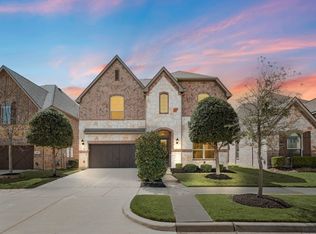 811 Red Maple Rd, Euless, TX 76039