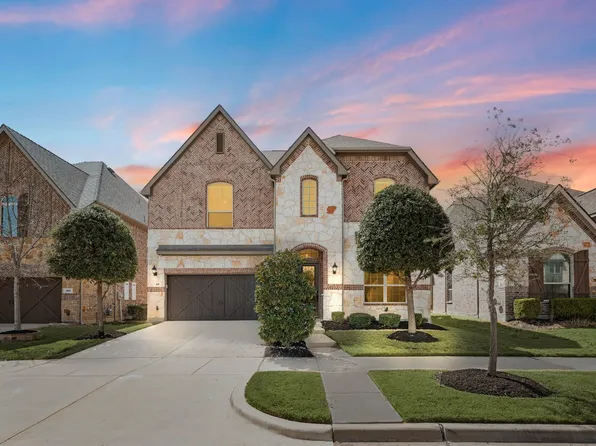 811 Red Maple Rd, Euless, TX 76039