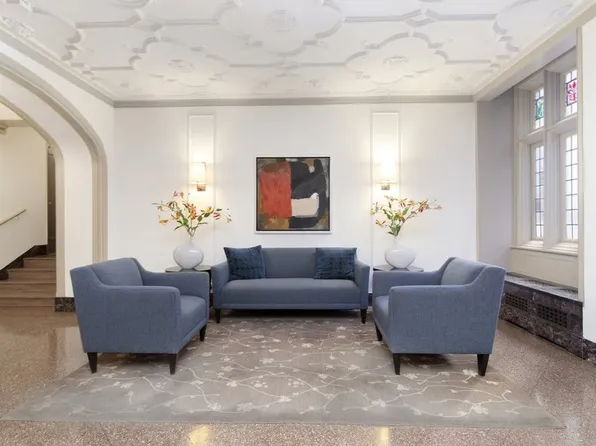 333 East 53rd Street image 10 of 17