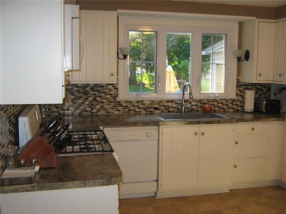 4th image of 109 Sunnybrook Dr