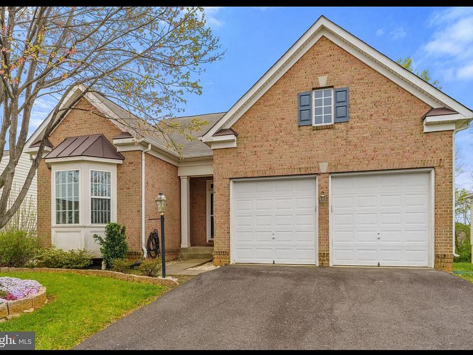 2nd image of 575 Hunters Rd