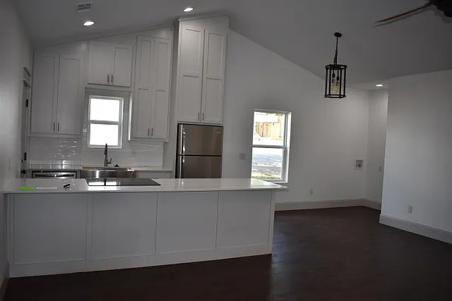 1216 W Nelson St — Photo 3