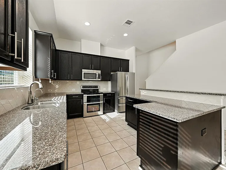 9219 Gilbert Hollow Dr — Photo 15