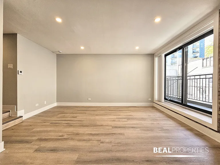 1220 North LaSalle Street — Photo 12