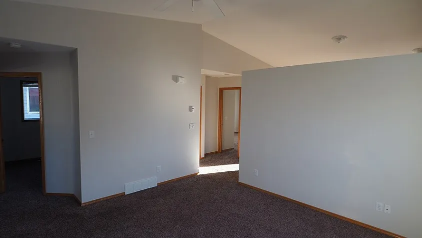 3 Bedroom House Located in Riverside Meadows! — Photo 4