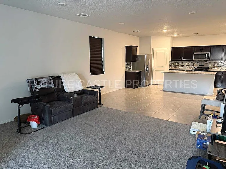 1460 Vista Grande Loop NE — Photo 2