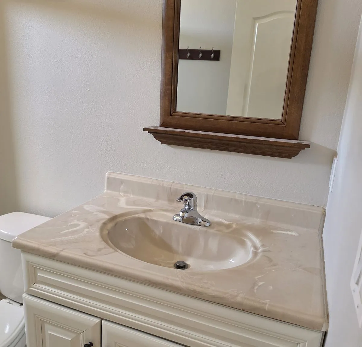 3 bed, 2413 sqft, $2,500 — Photo 4