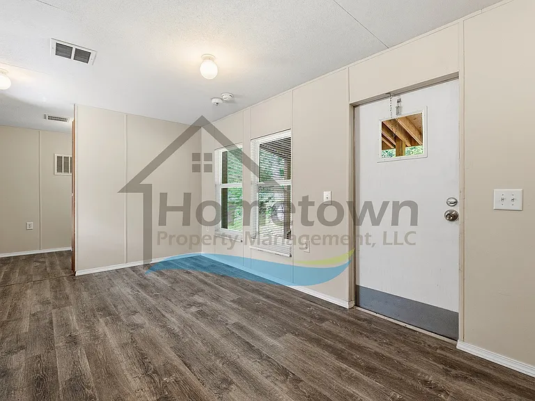136 Cedar Hl — Photo 8