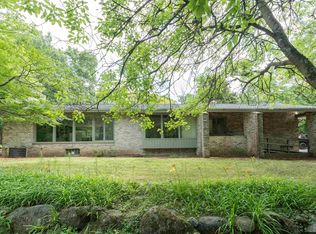 W345S3540 Moraine Hills Dr, Dousman, WI 53118