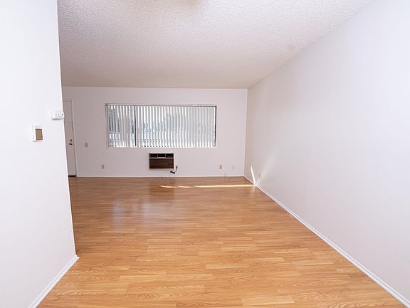 2nd image of 1410 Barrington Way #Ba205