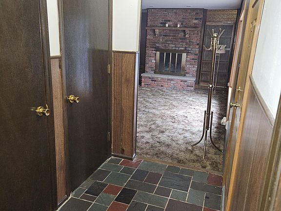 5th image of 434 Shore Line Place
