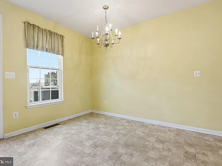 4505 Foster Ave — Photo 7