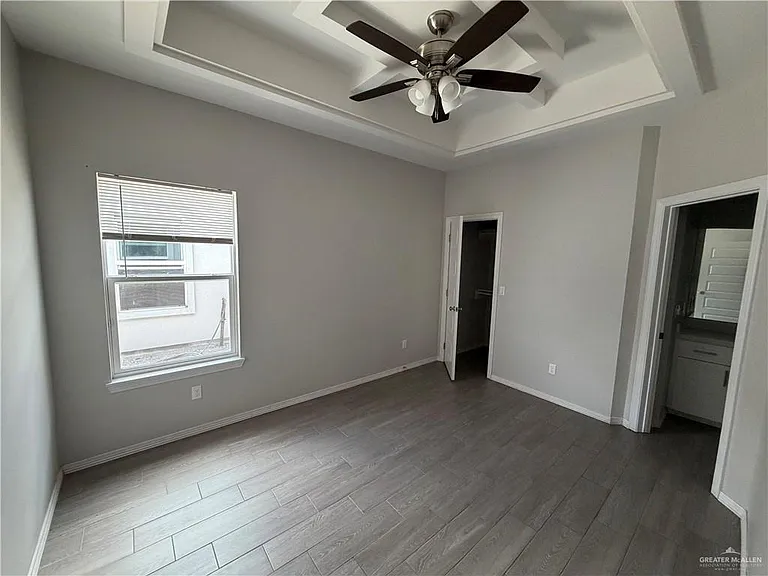 909 Deluxe St #4 — Photo 6