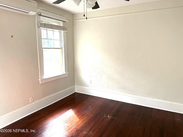 2116 Herschel St #A — Photo 15