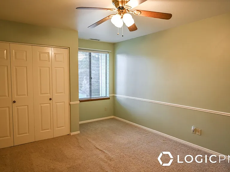 2298 E Oak Leaf Way — Photo 17