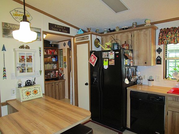 3rd image of 7927 SE Continental Dr