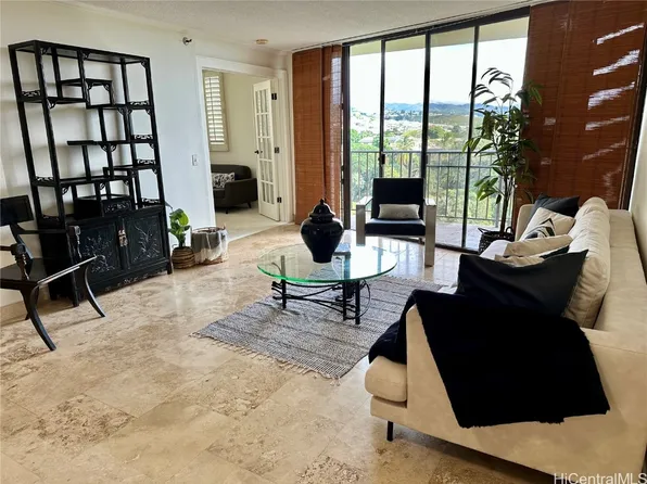98-501 Koauka Loop APT A1305, Aiea, HI 96701