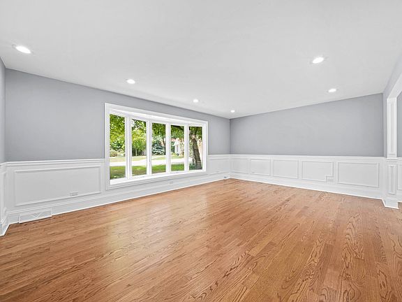 4th image of 470 Mulberry Ln