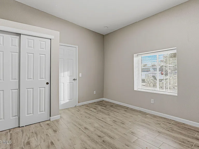 9207 Santa Rosalia Ct #B — Photo 31