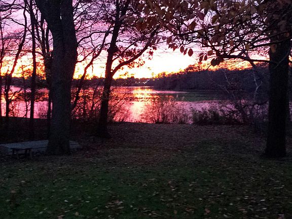 3rd image of 10 Lake Shore Blvd