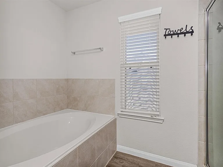 17423 Desmond St — Photo 20