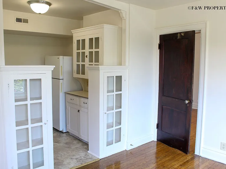 1560 E. Broad St. — Photo 104