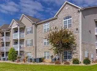 7104 W Friendly Ave UNIT 303, Greensboro, NC 27410