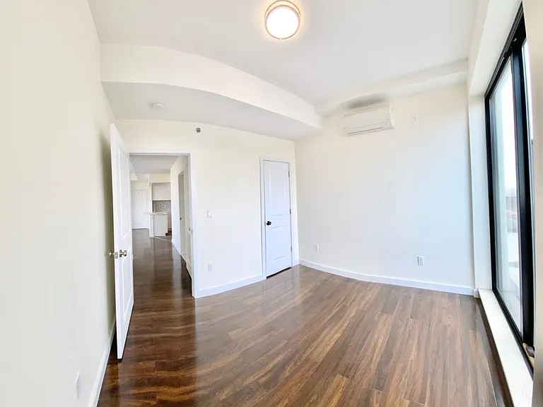 1705 E 17th St #209 — Photo 7