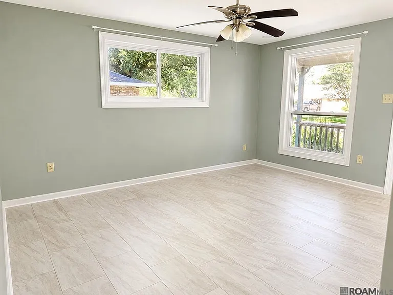 431 Gloria Dr — Photo 10