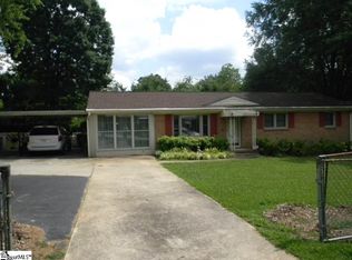 5 Hodgens Dr, Greenville, SC 29617