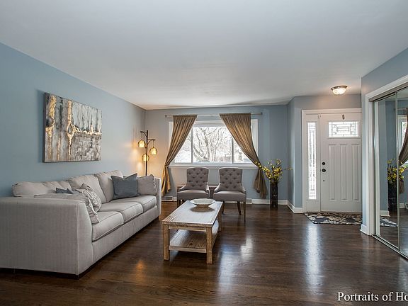 4th image of 629 E Saint Charles Pl