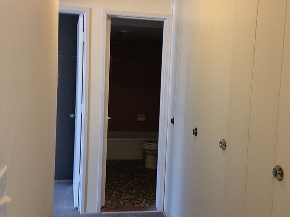 5th image of 4218 Packard St APT 5