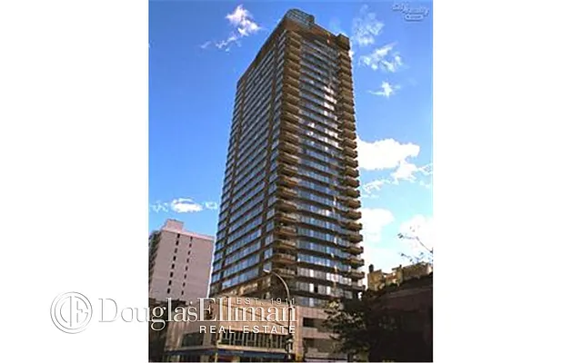 Rented by Douglas Elliman | media 7