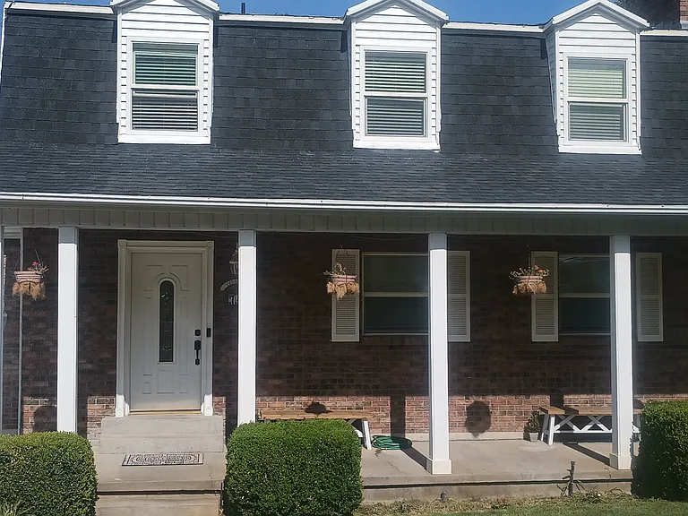 747 Easthills Dr — Photo 3