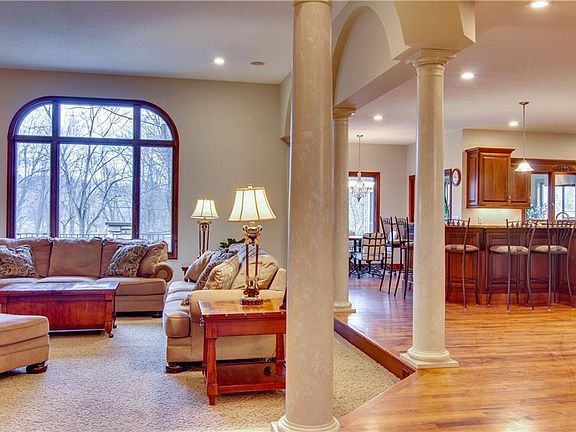 5th image of 1095 Riverwoods Dr