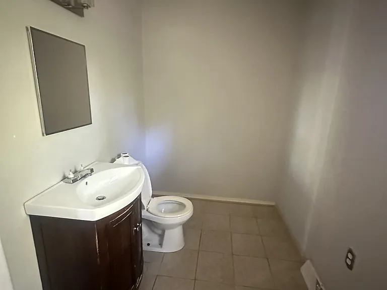 13610 Bartlett Ave — Photo 10