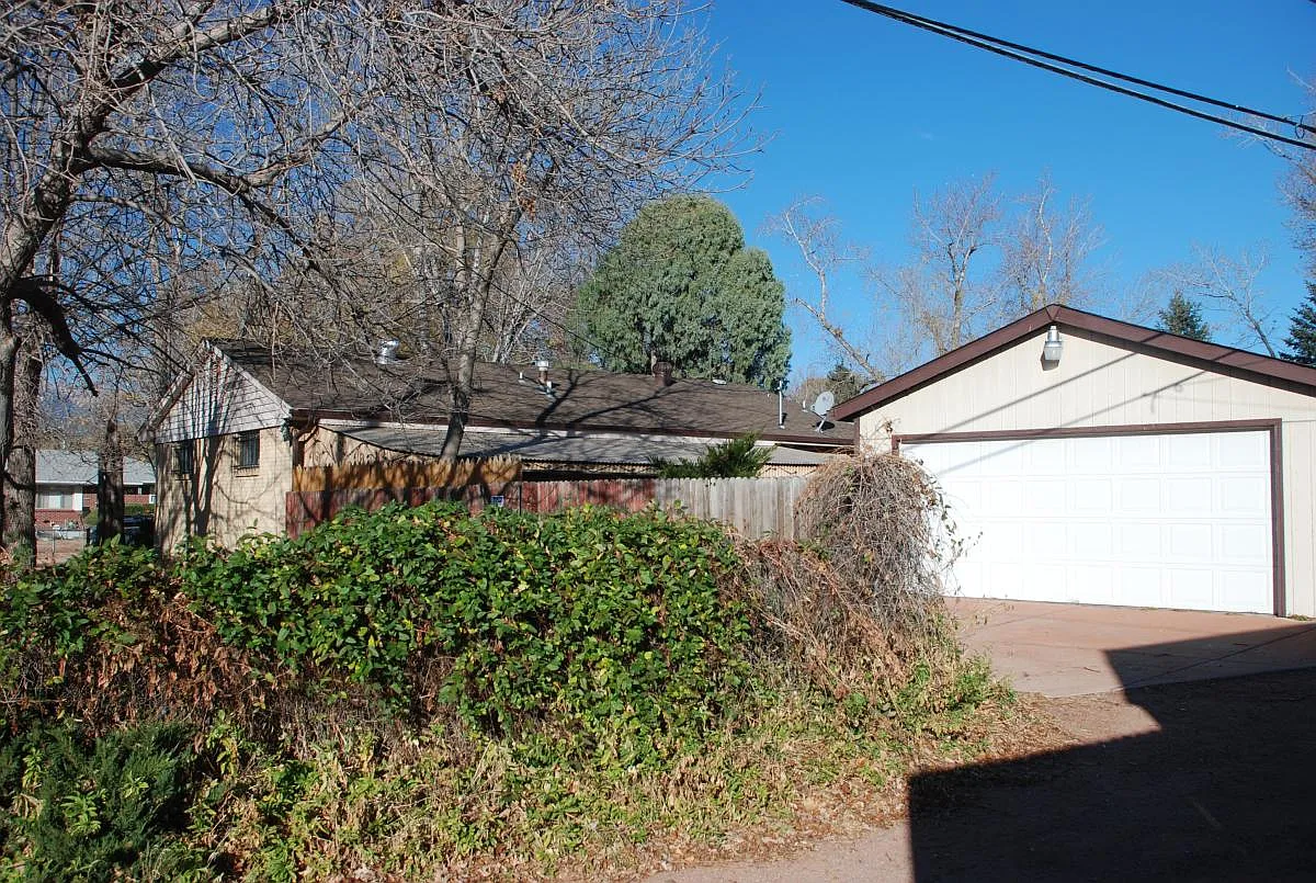 4 bed, 1877 sqft, $1,950 — Photo 3