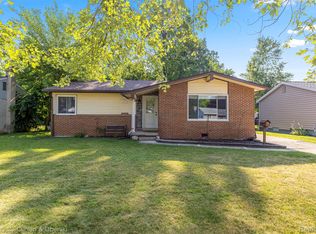 15449 Collins St, Romulus, MI 48174