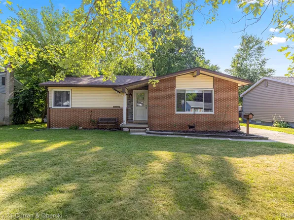 15449 Collins St, Romulus, MI 48174