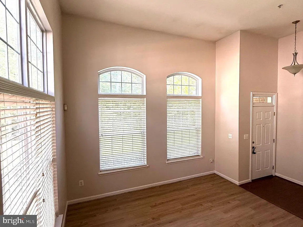 2 bed, 2.5 bath, 1563 sqft, $2,650 — Photo 4