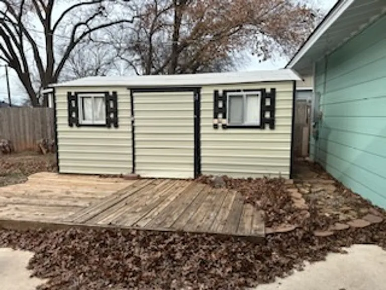 4616 Lake Park Dr — Photo 7