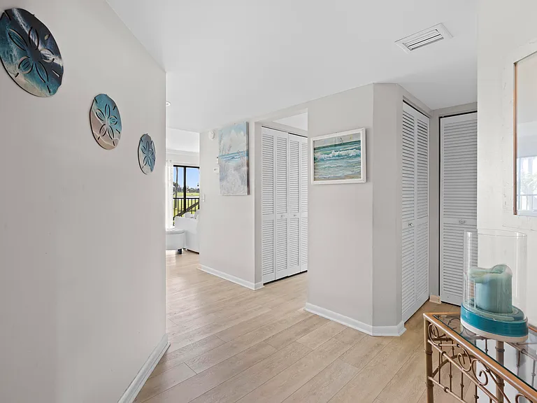 233 NE Edgewater Dr #104 — Photo 6