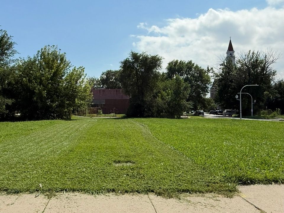 1st image of 3063 W 5th Ave