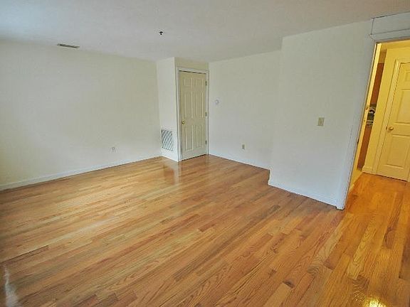 2nd image of 58 Hemenway St