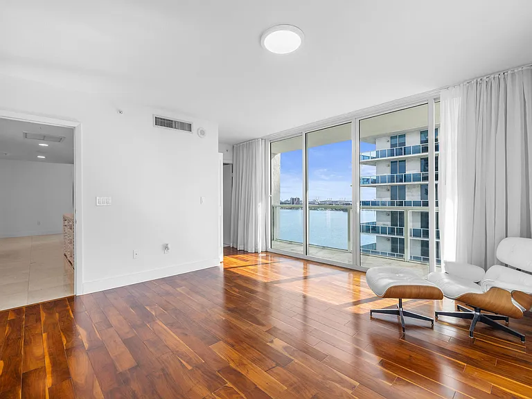 665 NE 25th St #1801A — Photo 14