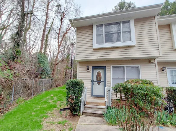 875 Martin Luther King Jr Blvd APT 15, Chapel Hill, NC 27514