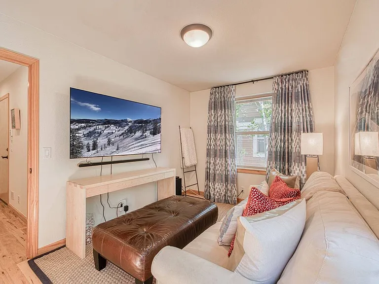 10559 Sara Bear Ln — Photo 25