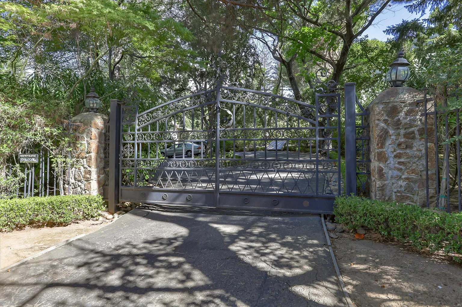 10410 W Loyola Dr photo 1