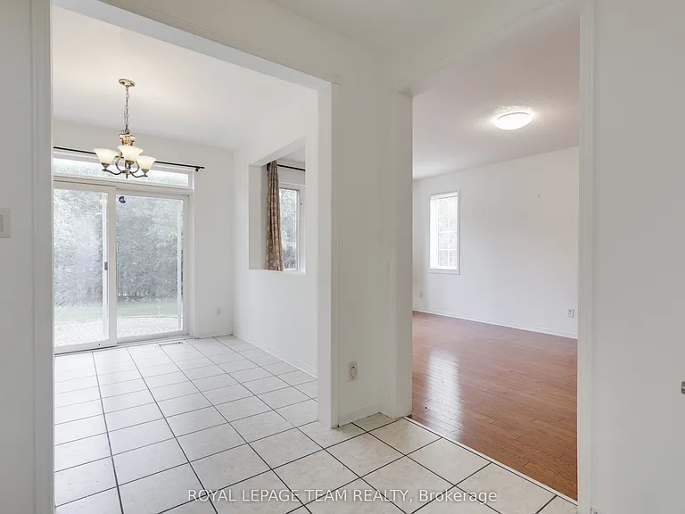 35 Norgold Cres — Photo 13